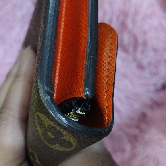 Louis Vuitton monogram Emilie wallet - Picture 16 of 17